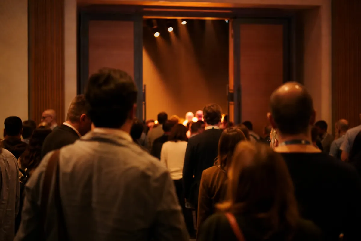 QR Code Lines for Pop-Ups and Events: How waitlistn Works
